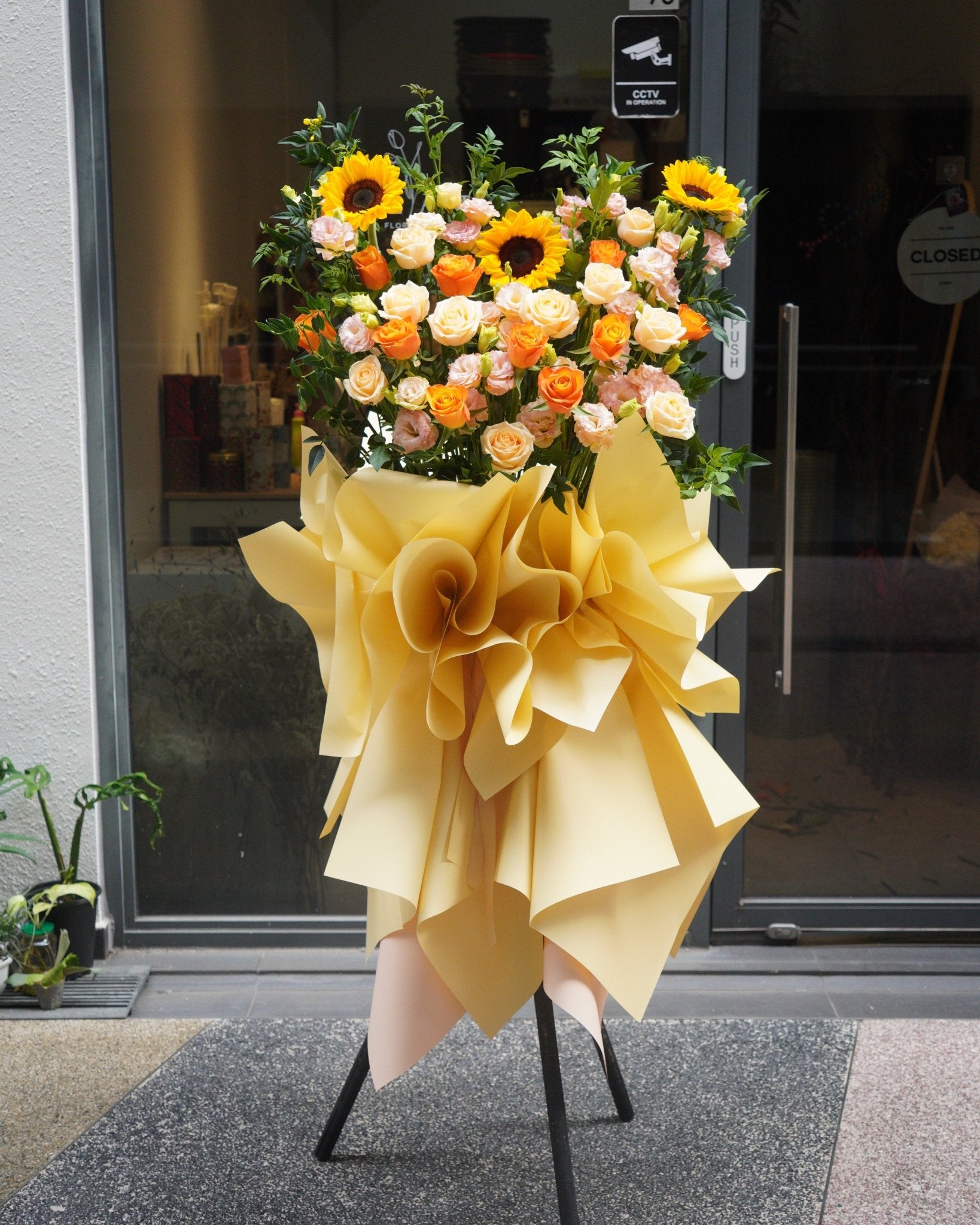Congratulatory Flower Stand - Fiore Arte