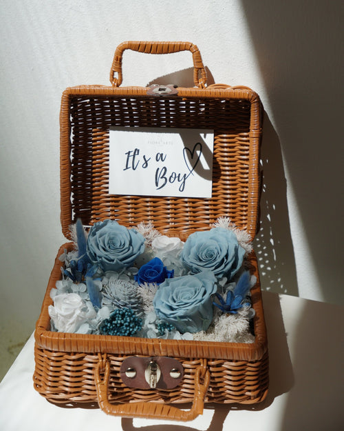 Gender Reveal Preserved Flowers Trunk - Fiore Arte