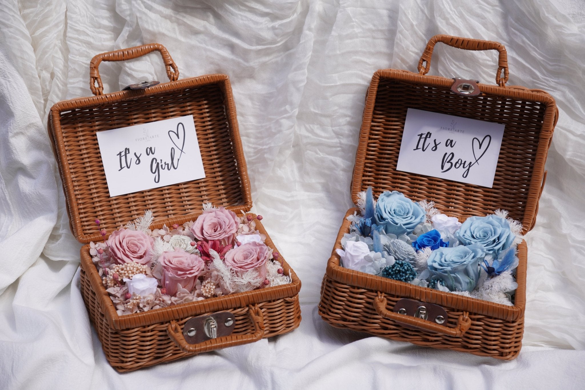 Gender Reveal Preserved Flowers Trunk - Fiore Arte
