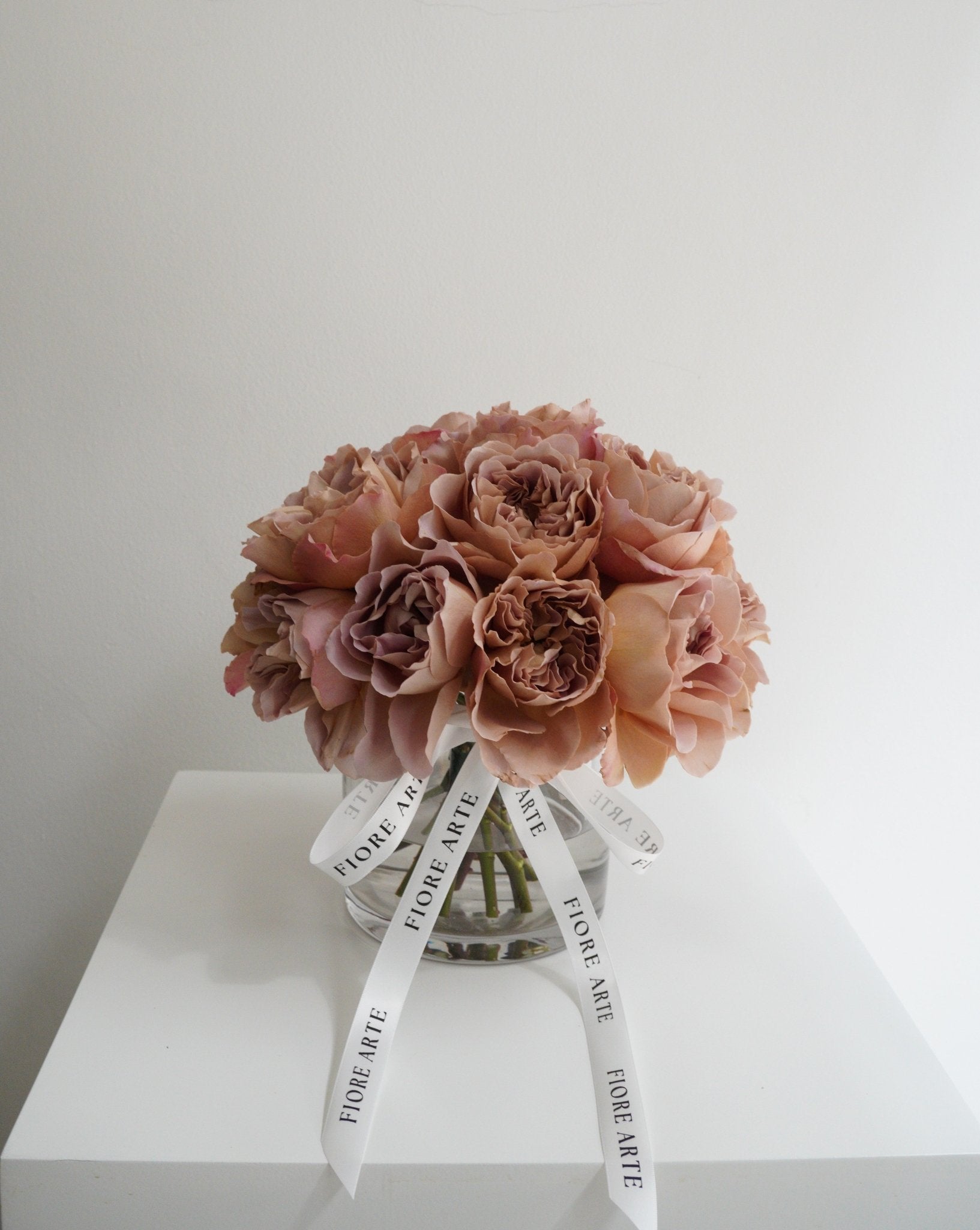 Latte in a Vase - Fiore Arte